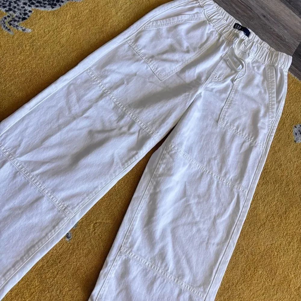 GAP White High Rise Wide leg Jeans size small